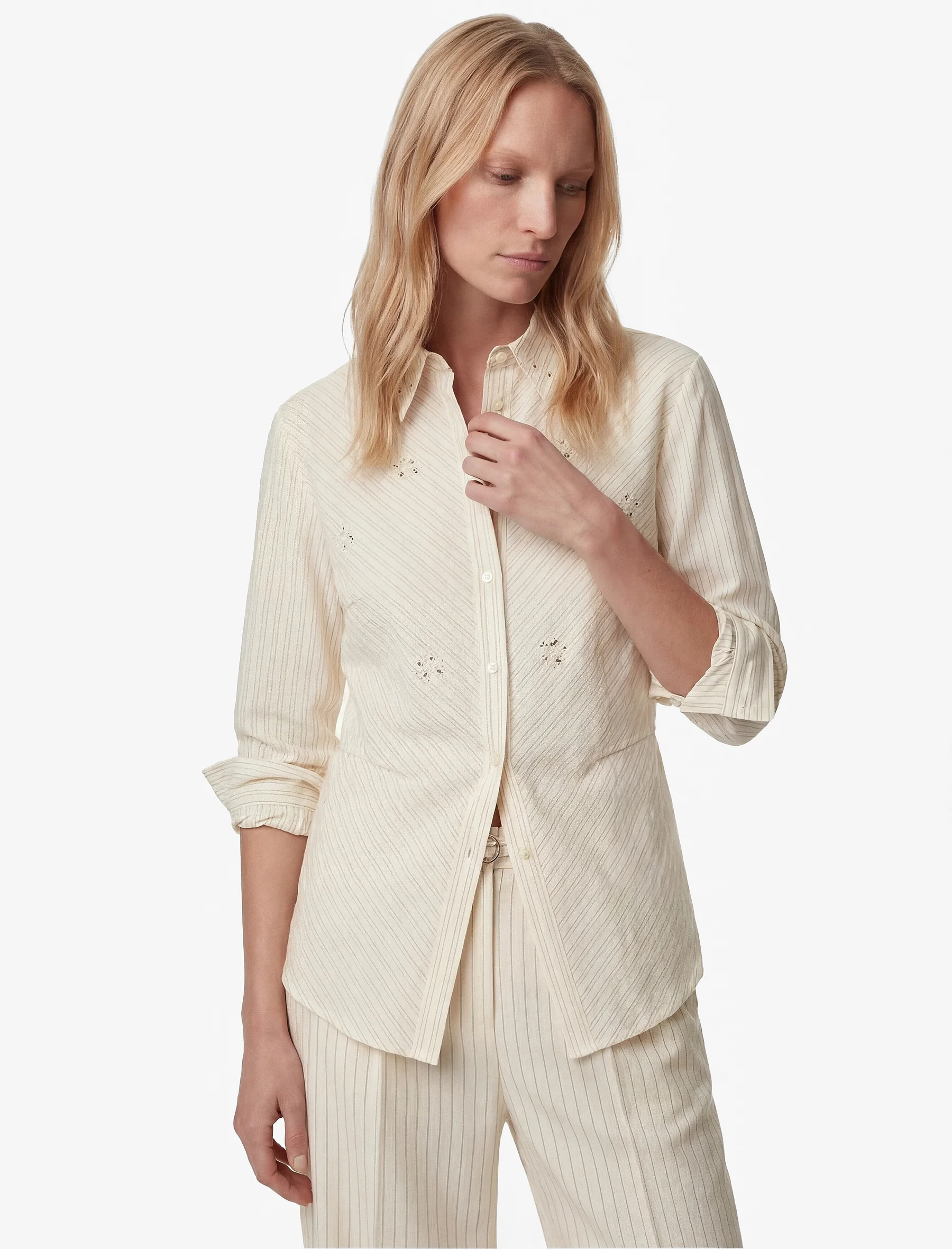 KËMISHË PËR FEMRA